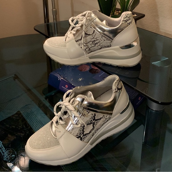 Steve Madden HYSTERIA WHITE White Platform Heel - Picture 13 of 13